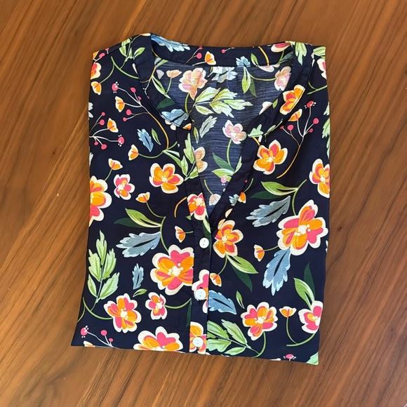 NWOT Gorgeous Floral Blouse - Picture 1 of 13